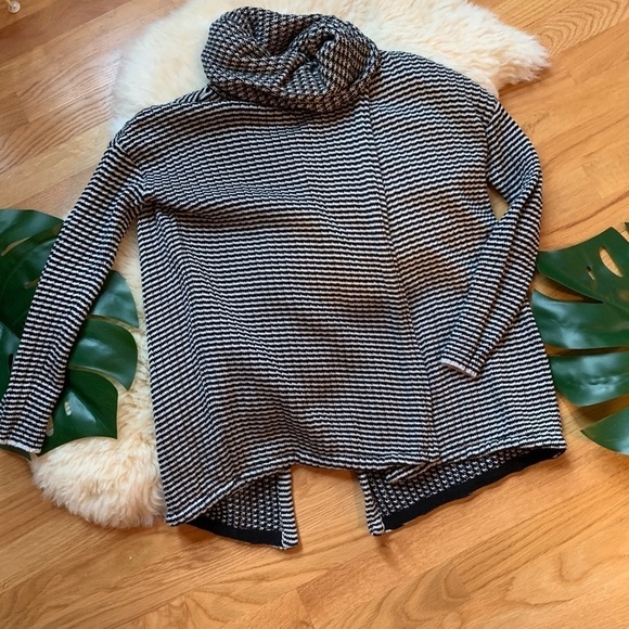 Cabi Fergie Cowl Overlap Sweater Blogger Favorite Medium M - Picture 4 of 8